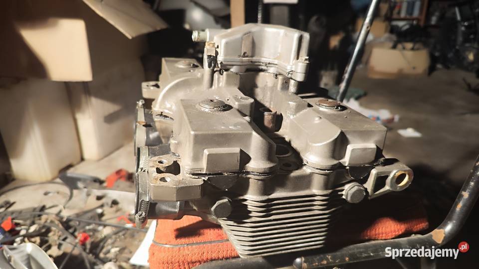 Głowica suzuki bandit 400 Cylindry, głowice, pierścienie Białystok