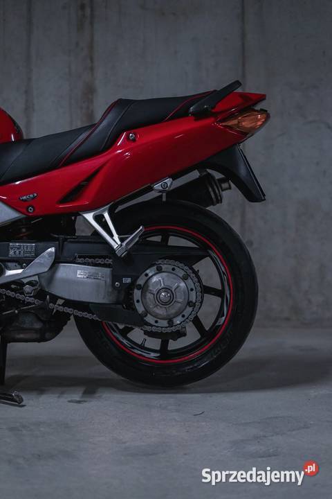 Honda VFR 800 FI Interceptor wystrojona na Power tuning