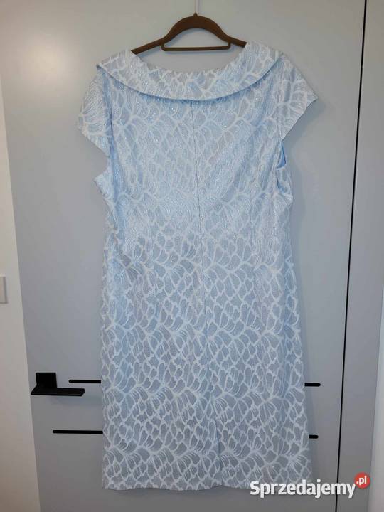 Elegancka sukienka z błyszczącą nitką