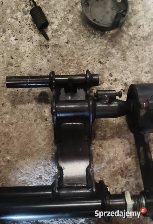 Piaggio x8 x9 Xevo zawieszenie silnika