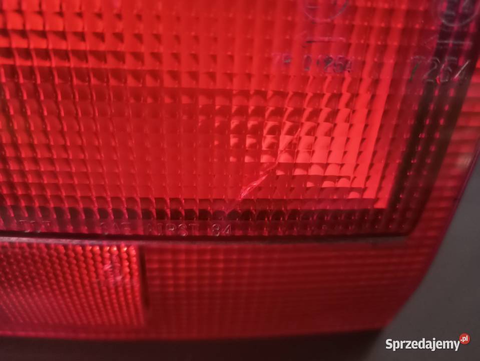 Nissan Micra K10 lampa tył tylna lewa oprawki