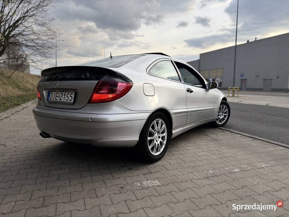 Mercedes W203 32 benzyna V6 104 Klasa C sprzedam