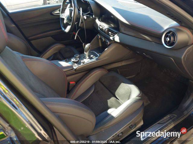 ALFA ROMEO GIULIA QUADRIFOGLIO RWD automatyczna Giulia