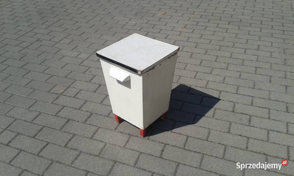 Ciekawy drewniany taboret ze schowkiem design Gdynia
