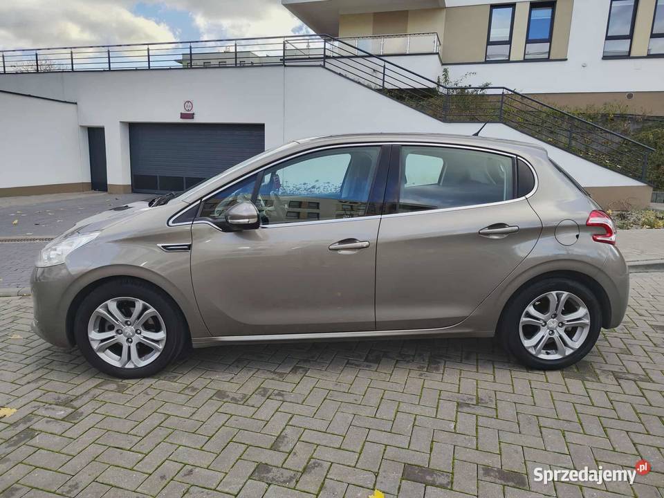 Peugeot 208 16 Benzyna LED Czujniki Navi nieuszkodzony
