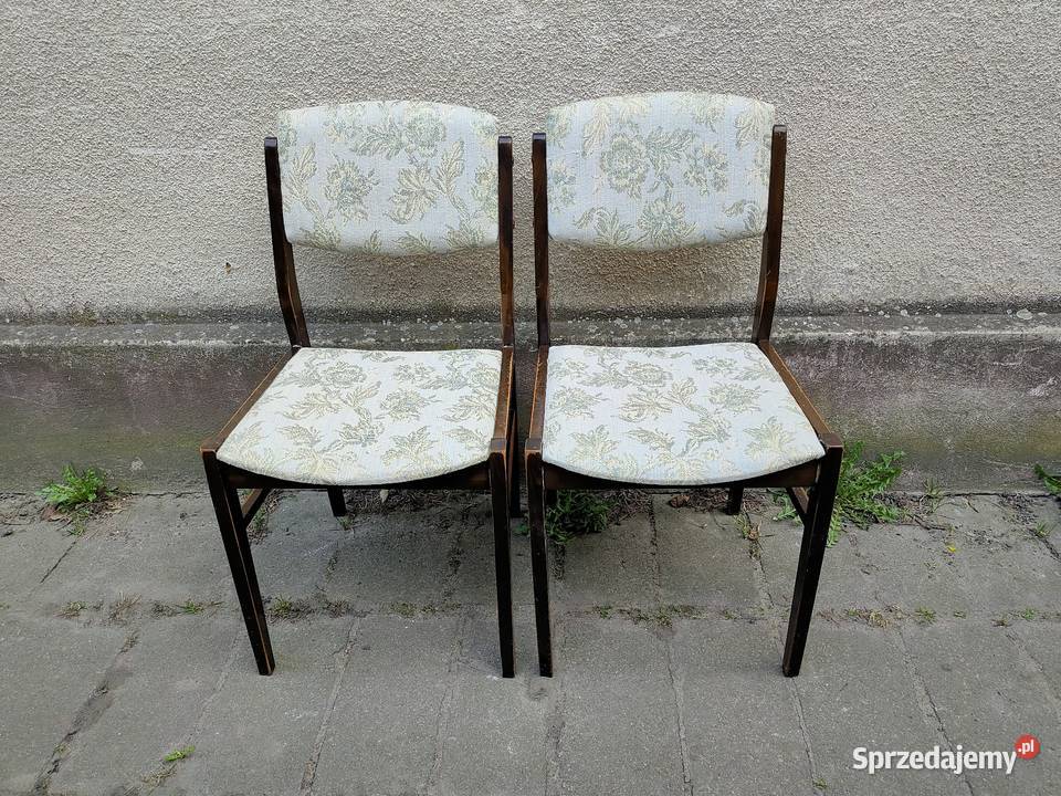 Dwa krzesła z epoki PRL 779.