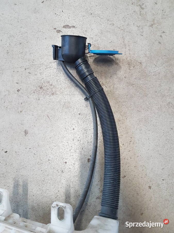 BMW 2 LCI F46 BMW X1 ZBIORNICZEK SPRYSKIWACZY osobowe Turek