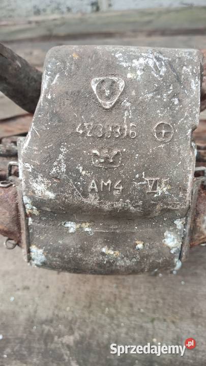 Fiat 125p zwrotnice z zaciskami osobowe Pozostałe