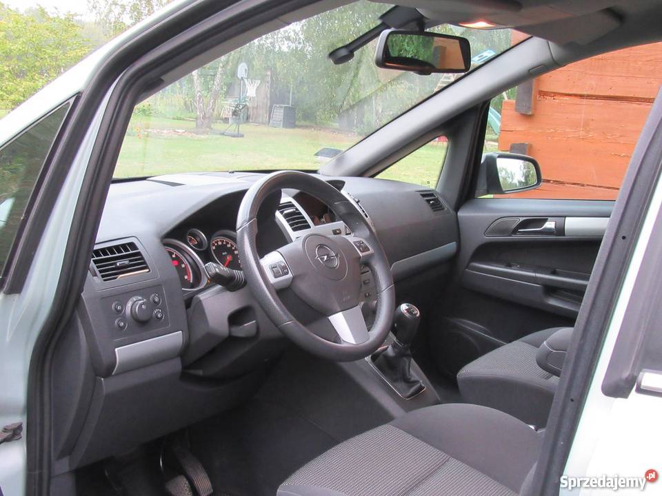 Sprzedam rodzinny samochód Opel Zafira lubelskie Świdnik sprzedam