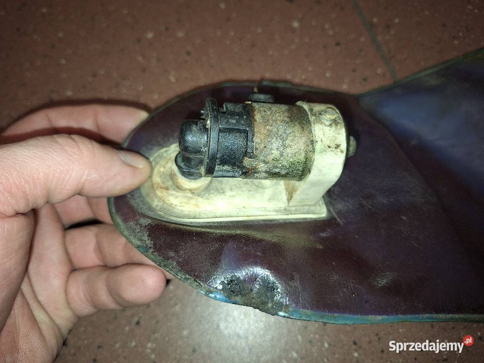 Zbiornik płynu do spryskiwaczy pompka fiat 126p osobowe Strzyżów sprzedam