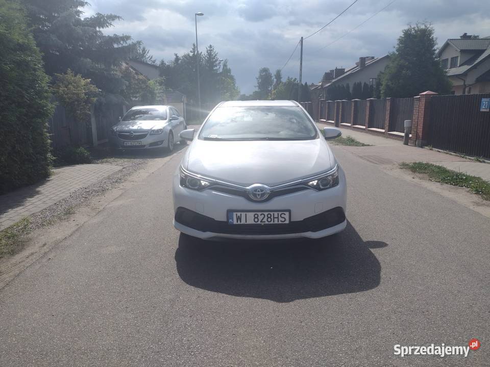Toyota Auris hybryda i gaz kupiony w polskim salonie Auris Warszawa