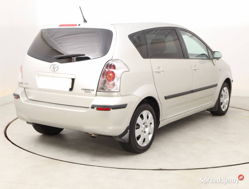 Toyota Corolla Verso 16 VVTi srebrny Bielany Wrocławskie