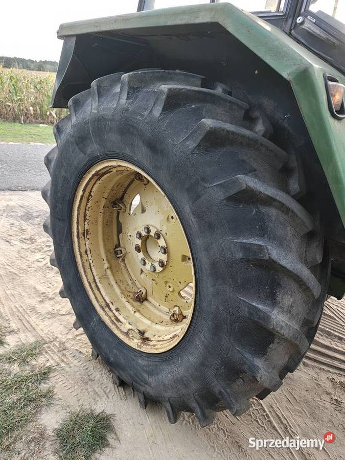 John Deere 3130