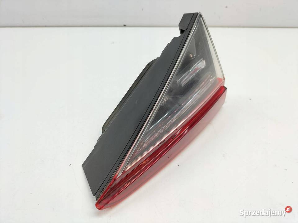 LAMPA TYŁ W KLAPĘ LEWA SEDAN EU LIFT 3V5945307F