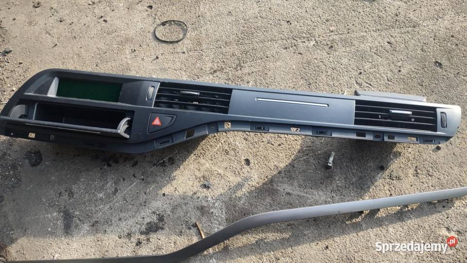 Wyświetlacz ramka deski rozdzielczej 9682359377 sprzedam