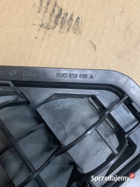 Kratka wentylacyjna lewa 5M0819465A vw tiguan 5N Karoseria Szczecin