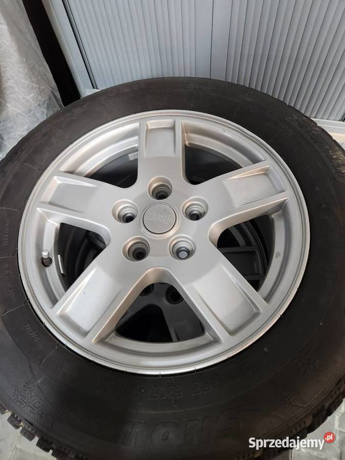 Koła zimowe dodge jeep 225x 65x17 Samochodowe sprzedam