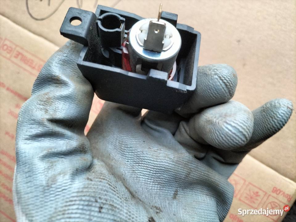 AUDI A6C4 A6 C4 GNIAZDO ZAPALNICZKI osobowe lubelskie Kamień-Kolonia