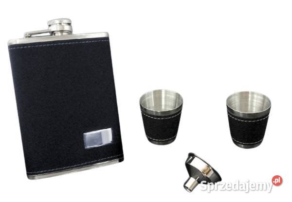 Piersiówka z Kieliszkami w Czarnej EkoSkórze w Ostrowy nad Okszą sprzedam