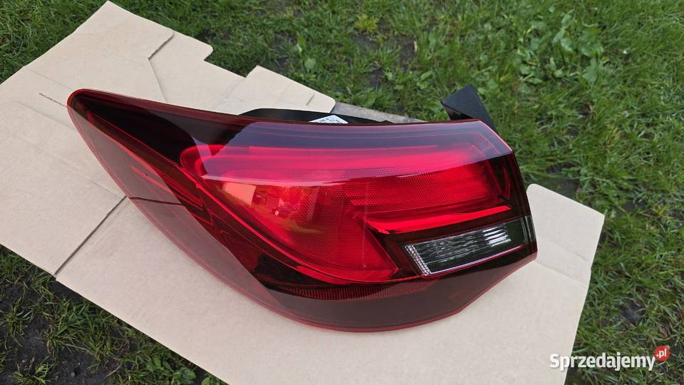 Lampa tył Astra J 25870153 Sedan osobowe Lampy tylne Ruda Śląska