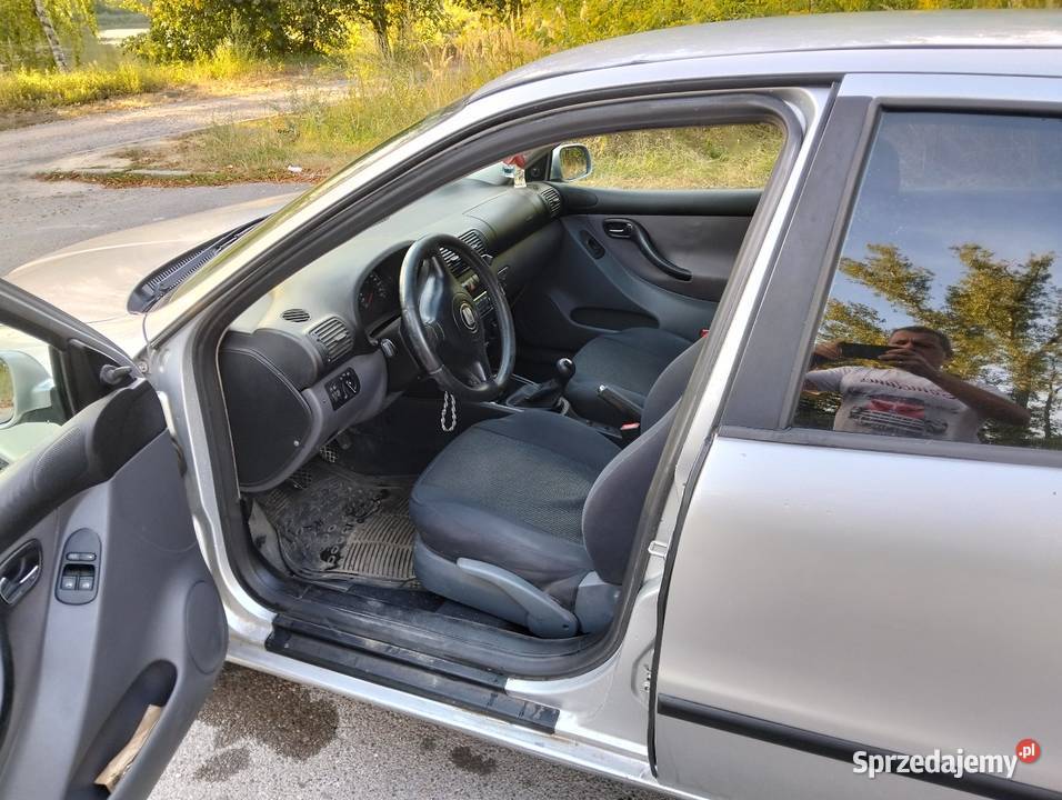 Sprzedam kupiony w Polsce Samochody osobowe Ostrowiec Świętokrzyski sprzedam