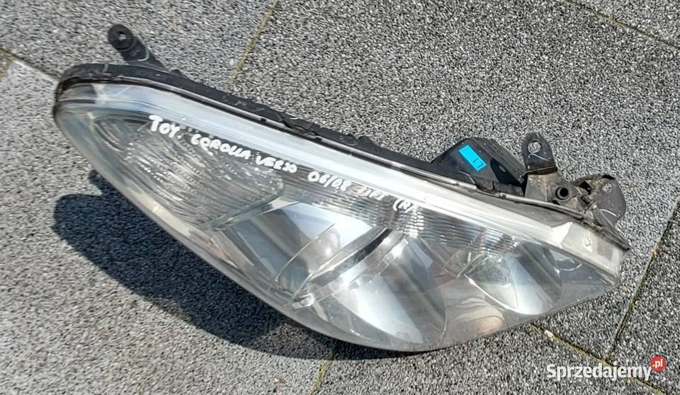 Toyota corolla verso 2007 2009 lampa PRAWA Wrocław sprzedam