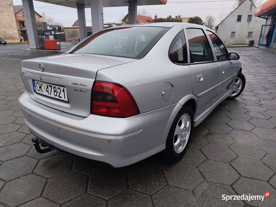 Opel Vectra 18 klimahakdługie opłaty benzyna sprzedam