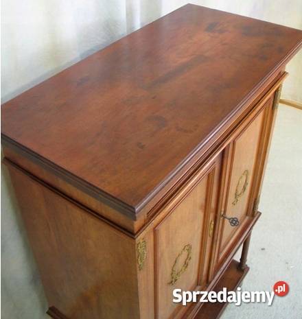 Reprezentacyjna Orzechowa Komoda Pomocnik w Suchorzew