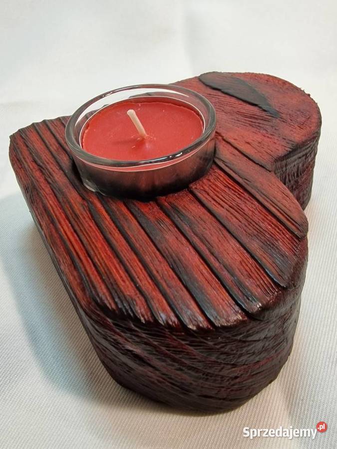 Świecznik drewniany serce rubinowy na tealight czerwony Sępopol