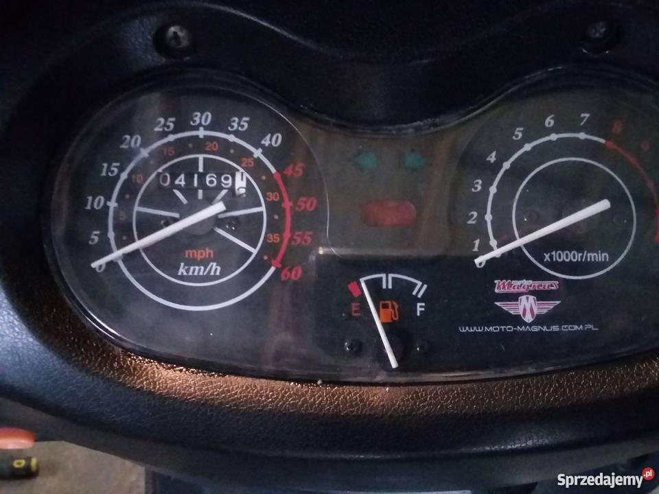 Skuter MAGNUS ZNEN SUPER Stan idealny na majówkę Borowa