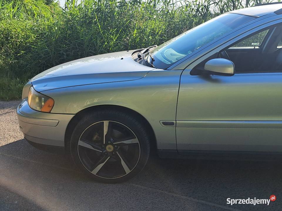 Volvo V70 24 benzyna 170 Manual lakier metallic Oleśnica