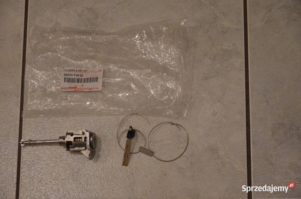 Toyota zestaw cylindra i klucza kat części śląskie sprzedam