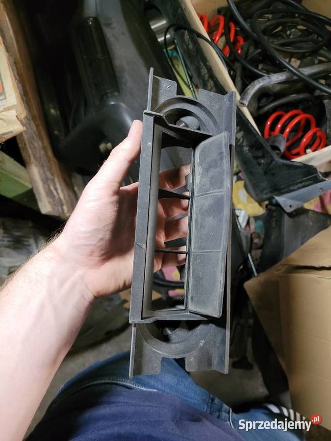 Zaślepka bagażnika odpowietrzenie klapy klapka Kalisz