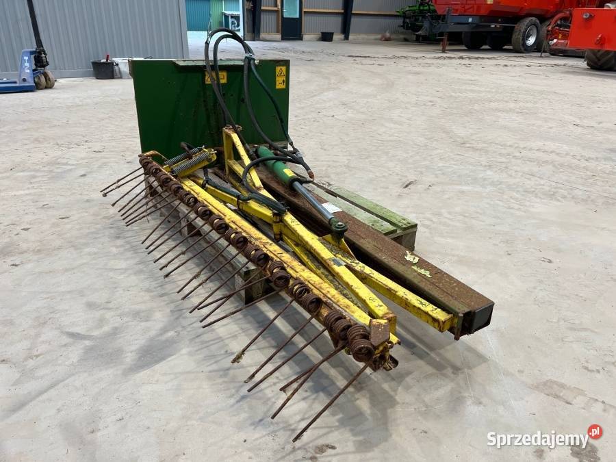 Zgrabiarka grzebieniowa Bjerre ABHR 187 Łomazy