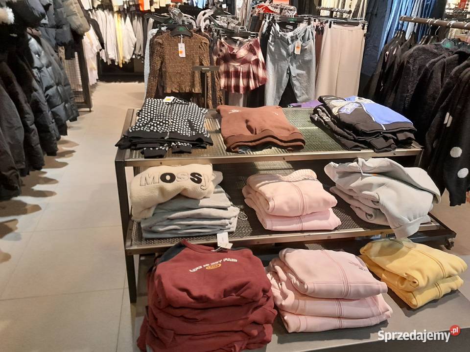 Meble Cropp wyposażenie sklepu 150 m kw małopolskie