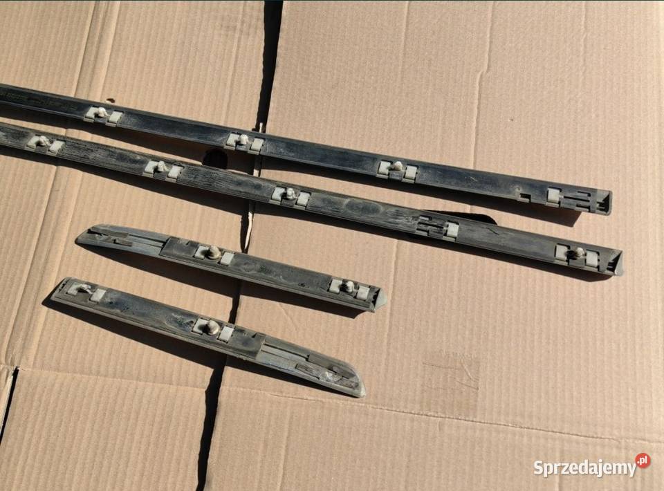 Listwy boczne drzwi błotników BMW E46 Coupe