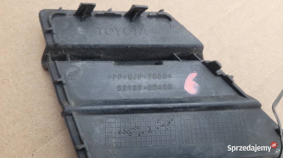 TOYOTA YARIS 3 III LIFT 1720 ZAŚLEPKA HAKA osobowe Ruda Śląska
