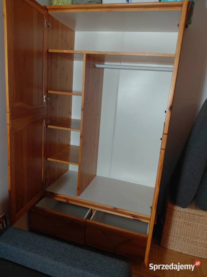sprzedam szafę drewniana z rattanowymi drzwiami mazowieckie Warszawa sprzedam