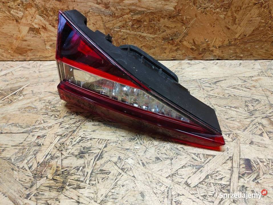 Lampa Prawy Tył w Klapę Skoda Superb III Kombi Pleszew