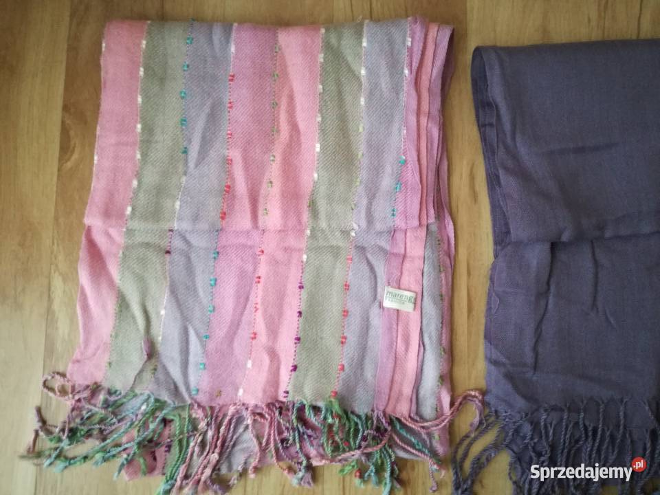 Zestaw 3 kolorowych szalików Dębica