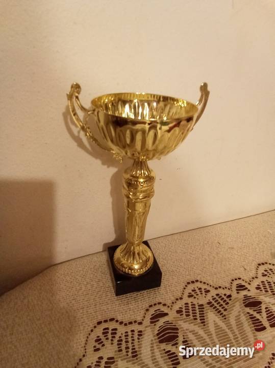Złoty puchar z podstawką Pozostałe mazowieckie Warszawa