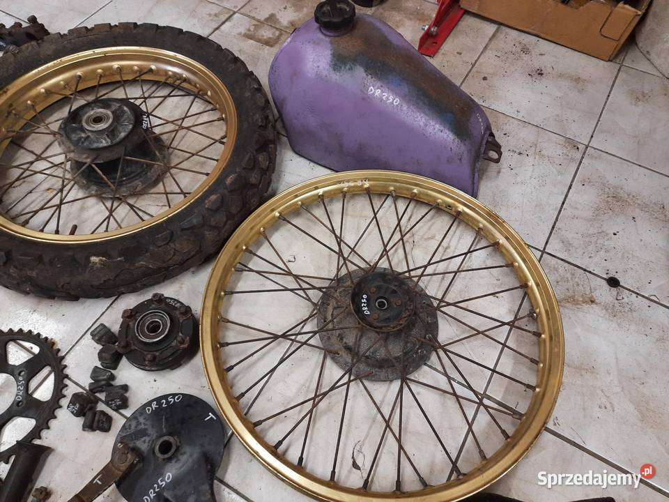 Suzuki DR 250 części koło bak wahacz amor oś Jelenia Góra