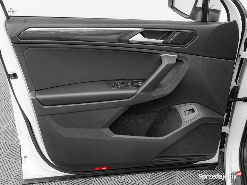 Volkswagen Tiguan 15 TSI Comfotline DSG Podgrzf Pępowo