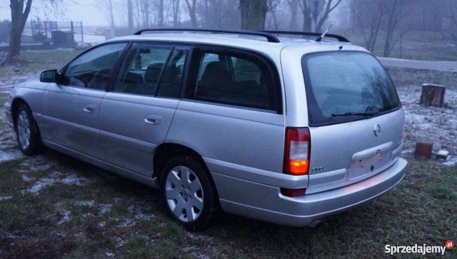 Opel Omega B Fl Kombi 22 benzyna 16V rp 2002 nieuszkodzony Omega wielkopolskie Konin