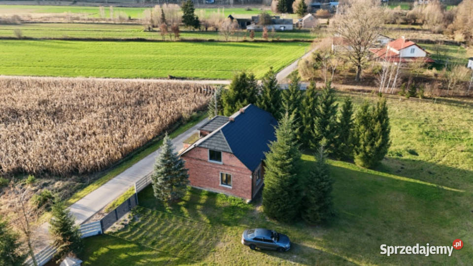 Własne siedlisko 13 ha terenu 2 stawy zadbana Liczba pokoi 5 Sadek