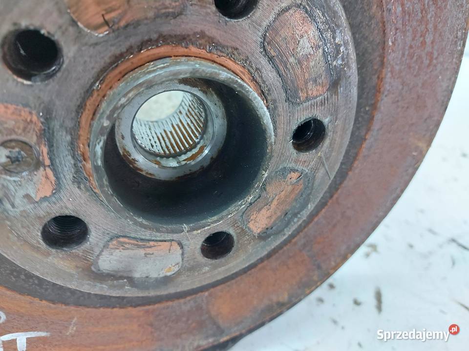 Volvo XC90 II D5 Zwrotnica zawieszenie wahacze