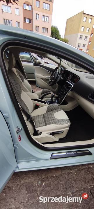 Volvo v40 Lift T3 Momentum Harman Kardon welurowa tapicerka zachodniopomorskie Stargard