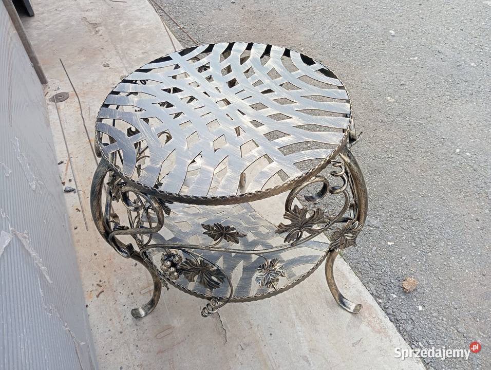 Stolik ogrodowy metalowy kuty Bilczyce