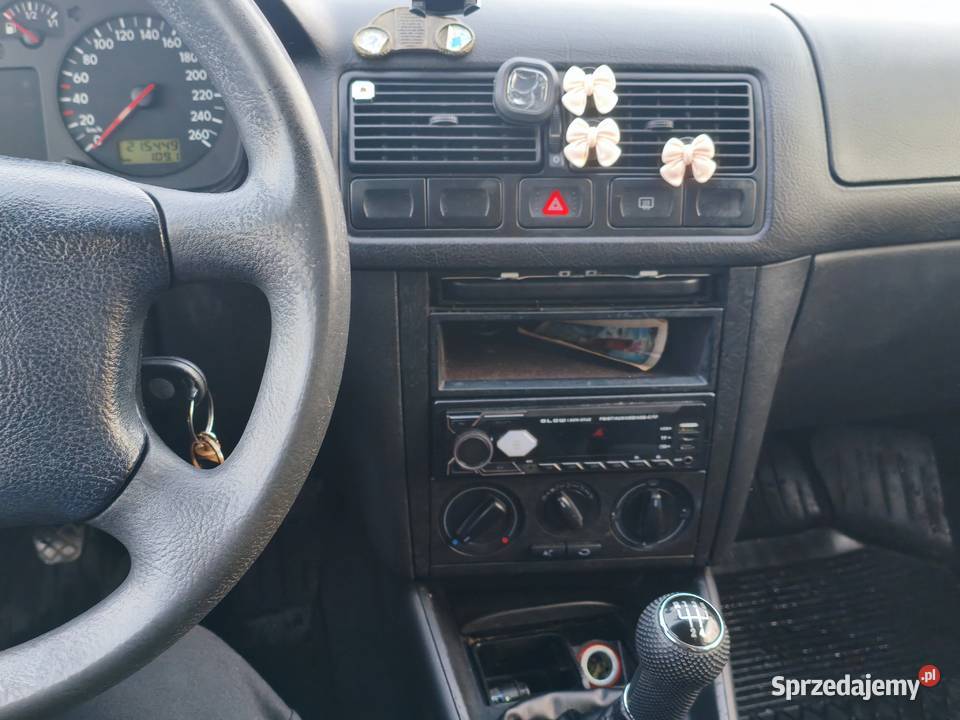 VW Golf 4 16 Rok produkcji 1999 sprzedam