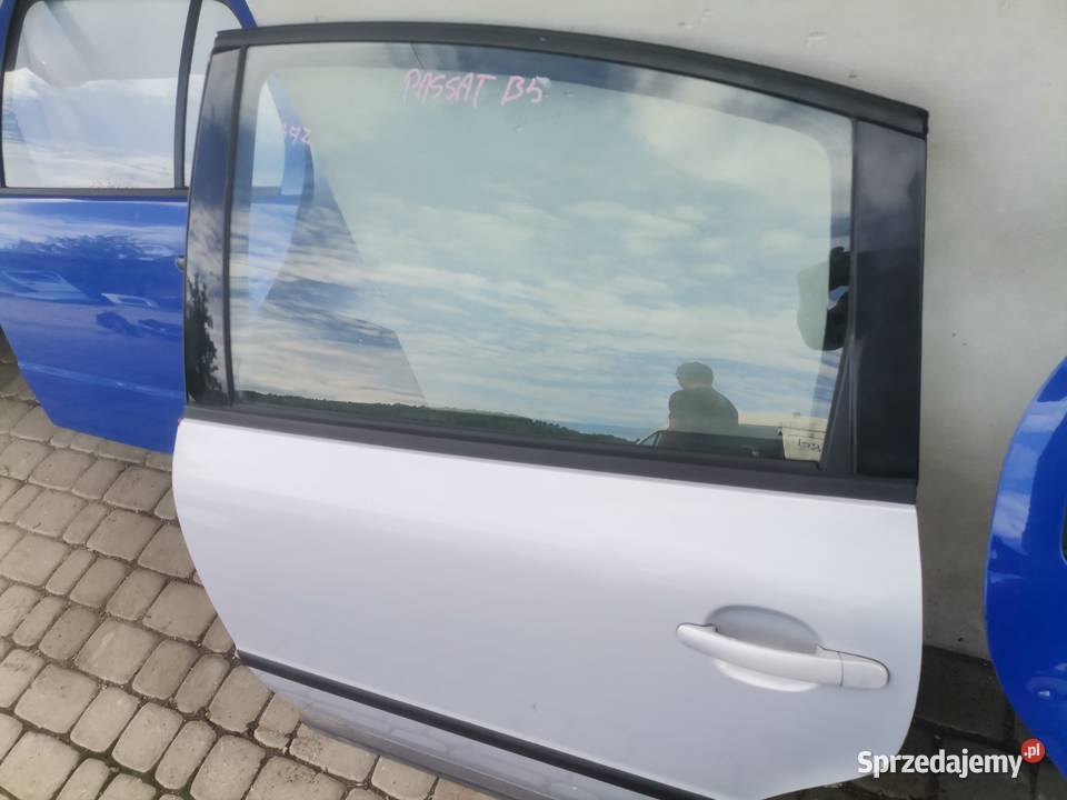 VW PASSAT B5 SEDAN DRZWI LEWY TYŁ LB7Z Nowy Sącz